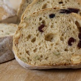 堅果蔓越莓麵包 特價：$150