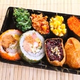 一町 2片大花壽司+1個紫米豆皮+1個原味豆皮+4個軍艦壽司