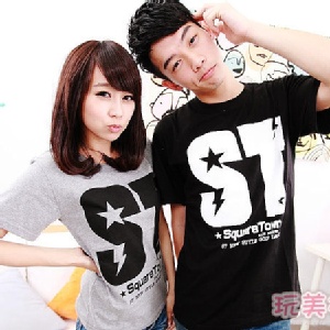 玩美衣櫥【1227】‧簡單主義‧ST大寫字母閃電情侶T‧可單買‧S~XL‧超取‧三色 特價：$170