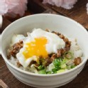 月見肉燥飯