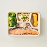 海鹽烤厚鮭方餐盒