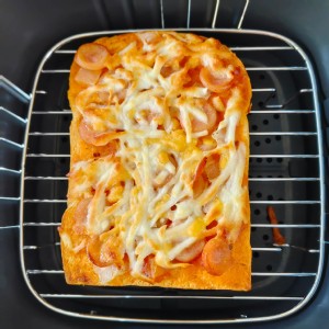 山吐司 × 龍達德式香腸(片)