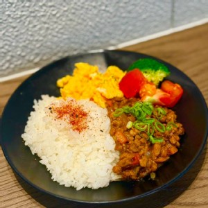 乾咖哩豚-滿足