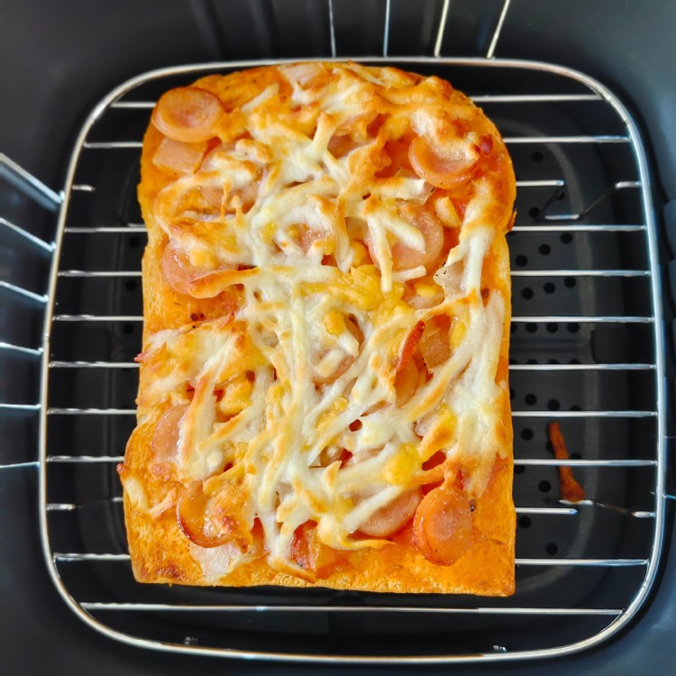 山吐司 × 龍達德式香腸(片)