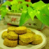 文山包種纖維茶餅 是坪林的特產，用文山包種茶做的餅乾，很清脆，口感香醇飄著茶香味 特價：$100