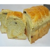 奶酥吐司 【心心麵包】香脆的菠蘿外皮，加上香濃的奶酥餡，很脆很香 特價：$70