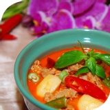 紅咖哩椰汁牛肉 特價：$82