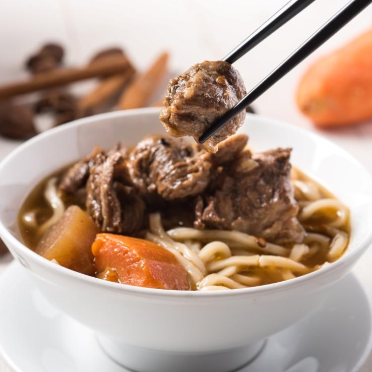 【六福皇宮】五星麵品 口味任選 極品牛肉麵、南洋叻沙濃湯麵、本幫醃篤鮮高湯麵