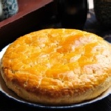 香酥綠豆椪小酥餅 台灣奇蹟棉綿的綠豆餡配上香酥的餅皮和 小尺寸更好吃