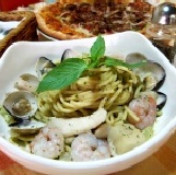 松子青醬海鮮義大利麵 (不含麵)