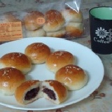 湯種鮮奶紅豆餐包(10入) 紅豆以小火慢煮，不含防腐劑，口感綿密★