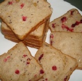 湯種雜糧蜜洛神吐司(薄8片) 洛神花蜜是自己醃製內容物只有洛神花和冰糖吐司口感略為粗糙，卻含豐富的纖維質+酸甜的滋味值得品嚐★