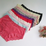 莫代爾低腰蕾絲內褲