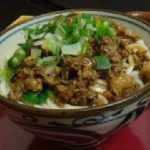 辣味精燉肉燥乾拌麵
