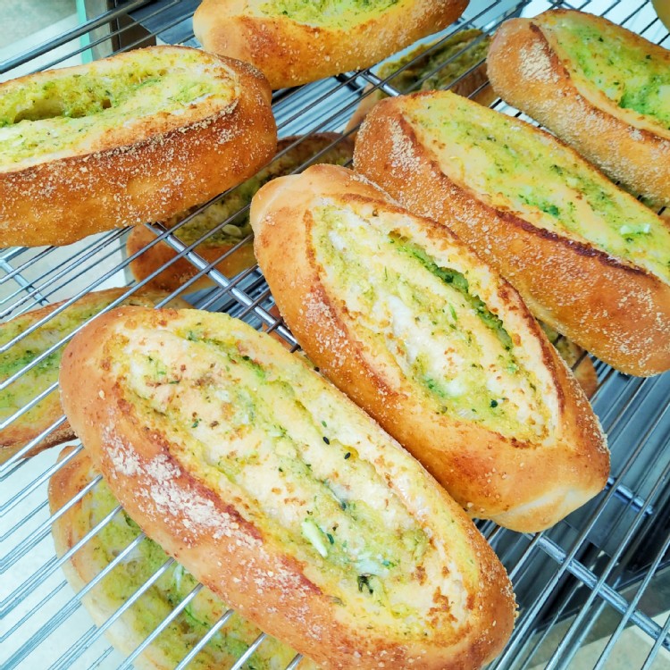 帕瑪森全粒麥蒜香麵包