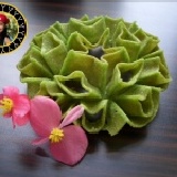 ㄚㄚ花餅-抹茶 5入/包 ㄚㄚ花餅（蓮花餅 發財餅）一箱12包 三箱除免運外另享團購優惠每包50元。