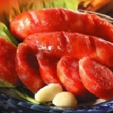 原味香腸-1斤裝 嚴選上等豬後腿肉，配以獨家純天然佐料醃製入味，天然豬腸精心灌製而成，Q脆多汁的口感