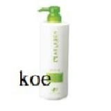 媚力生彈性中性雕 880ml 不黏不腻，能塑造自然的漂亮髮型