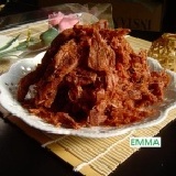 【紅麴素肉絲】《易買健康堅果零嘴坊》不吃素食的也該試試.因為實在太好吃啦 1包300g只要130元