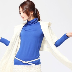 口袋高領t恤 特價：$150