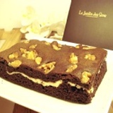 布朗尼先生 比利時65%巧克力與新鮮雞蛋形成扎實蛋糕