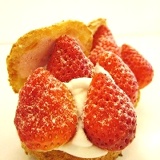 新鮮草莓泡芙