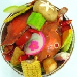 川香辣螃蟹煲 一鍋有兩隻螃蟹 特價：$250