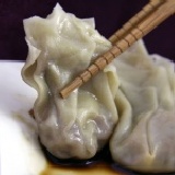 黃金大餛飩 蛋皮加鮮肉的好滋味 特價：$100