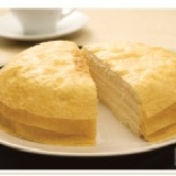 《布蕾派對》卡士達千層 ( 6吋) 法式手工製作的金黃色蛋皮可麗薄餅，包覆著細緻綿密的槭風蛋糕...