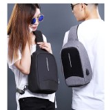 比利時USB孔防盜肩胸包