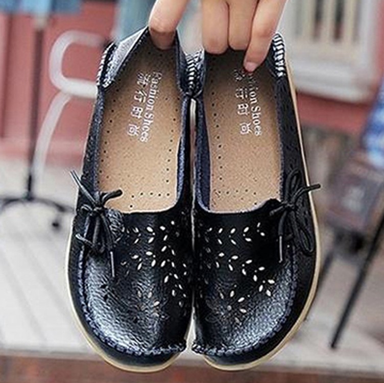 真皮牛筋底防滑鏤空雕花豆豆/懶人鞋★耐震透氣★黑色