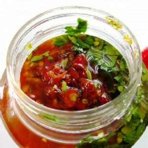 台灣辣妹頂級生鮮辣椒醬 特價：$180