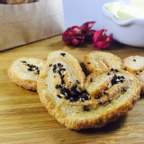 法式手作芝麻蝴蝶酥(大) 特價：$300