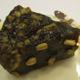 黑芝麻燕麥糕 **香濃芝麻 燕麥加料** 特價：$168