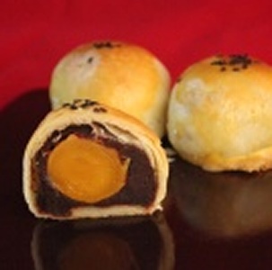 綠豆蛋黃酥+烏豆沙蛋黃酥