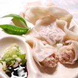 黑豬肉手工鮮肉水餃-10顆裝 -自家黑豬肉，純手工製作