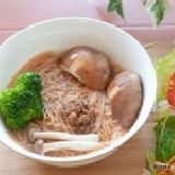 ▼戀戀美味純素金絲麵 古早冬菜味▼ 天然低卡 ◆ 方便輕食 ◆ 超熱銷 ◆ 感動的幸福懷舊老滋味-4入 ★嚴選古早冬菜香味獨具，純樸幸福私房家常味★慶祝榮獲【國家品質金牌獎】全面幸福分享特價專案實施中!!