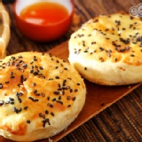 皇家招牌金蛋酥(綿密芋頭) 特價：$30