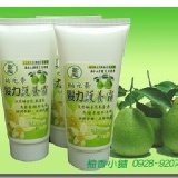 柚の髮力精油護養霜 滋養、強韌髮絲，修護損髮 減少毛躁，秀髮滑順有光澤。