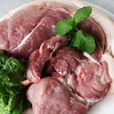 帶皮前腿肉(胛心)條：600g