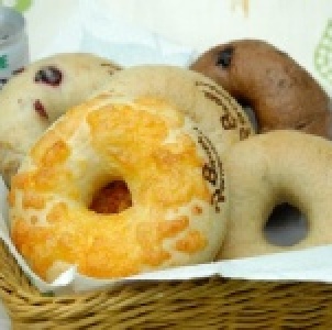 {貝果餐廳 }迷你綜合人氣貝果 一袋5個 特價：$109