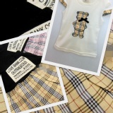 ３８２８　格子小熊蝴蝶結套裝－卡其 特價：$200