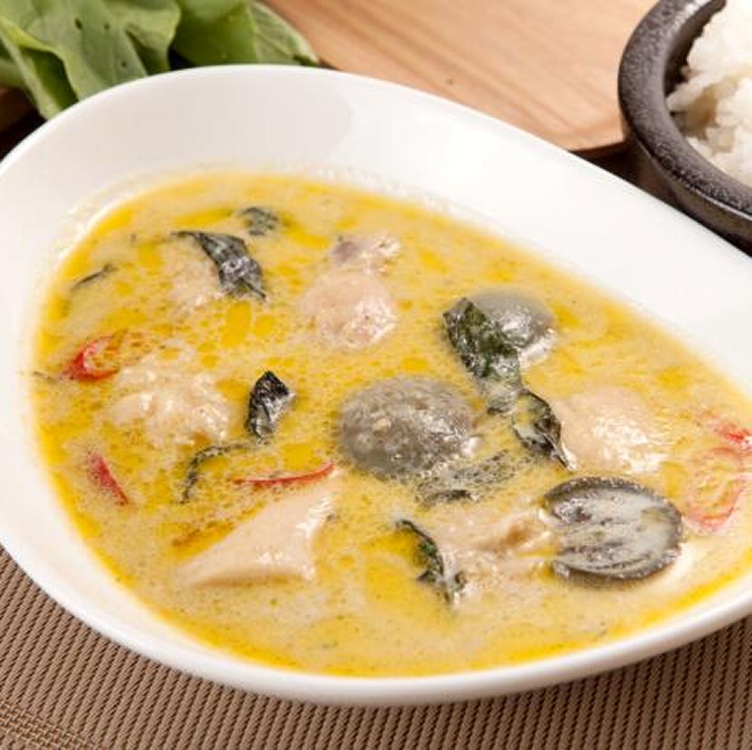 綠咖哩椰汁豬/雞