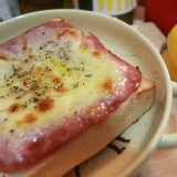 厚片土司 - 起士火腿 特價：$18