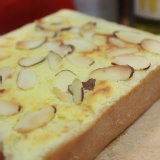 厚片土司 - 奶酥杏仁片 特價：$15